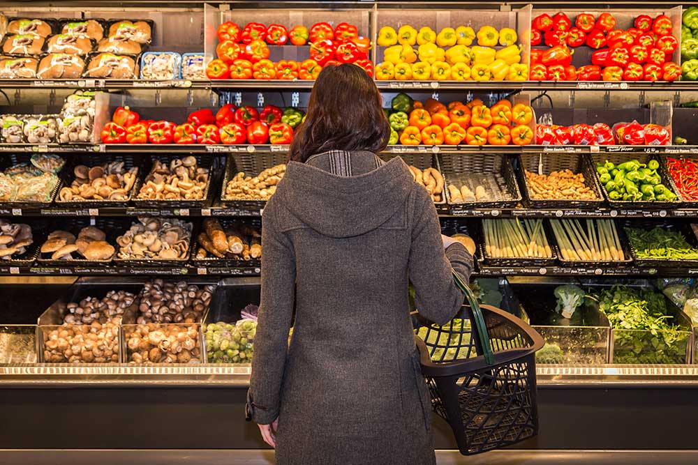 A-Closer-Look-at-the-Paradox-of-Nutrition-Advice-and-Unhealthy-Food-Choices-featured Grocery Stores Shift Towards Food as Medicine - A Closer Look at the Paradox of Nutrition Advice and Unhealthy Food Choices